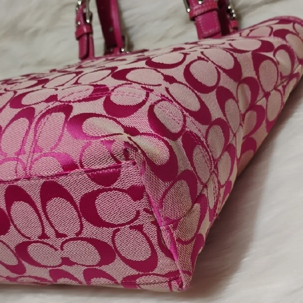 Authentic Coach Hampton Signature 🩷 Pink/Silver Tote GUC